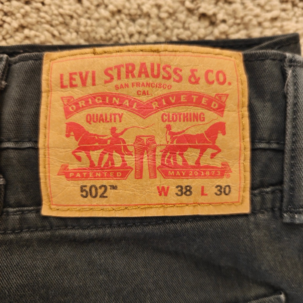 Levis 502 Regular Taper Pants Mens 38x30 Charcoal Grey Faded Black 29507-0050 - Picture 2 of 7